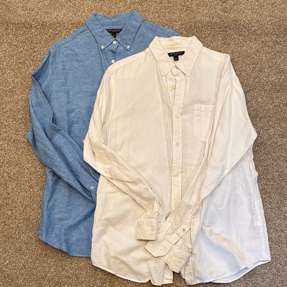 Banana Republic Casual Linen Blue and White Button-Down Shirts